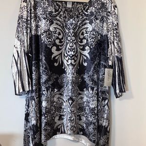 NWT Catherine’s 2X Silver/Black Studded Velvet Tunic with 3/4 sleeve